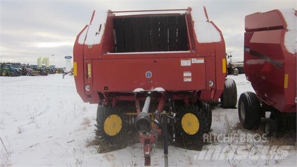 New Holland BR780 Рулонні прес-підбирачі