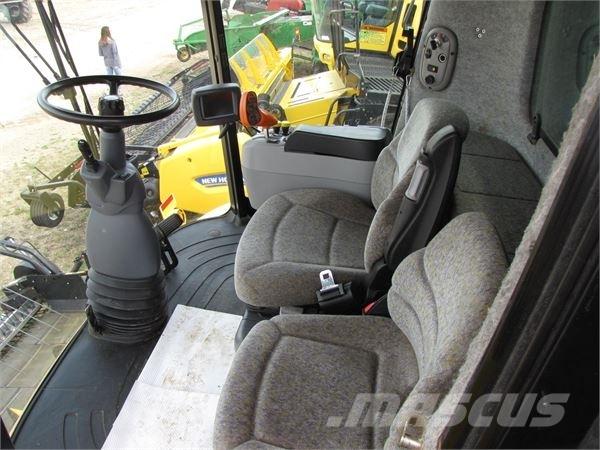 New Holland CX860 Зернозбиральні комбайни