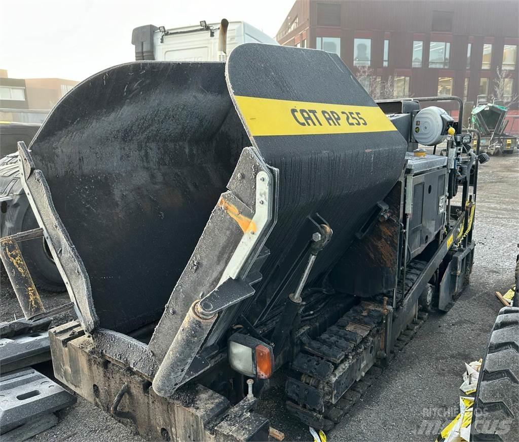 CAT AP255 Paver Асфальтовкладачі