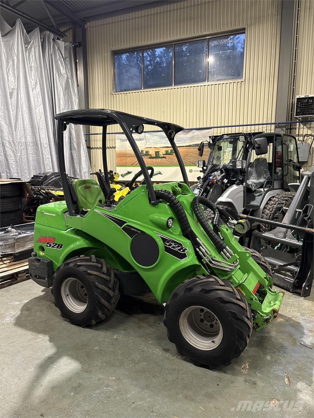 Avant 528 Міні-навантажувачі