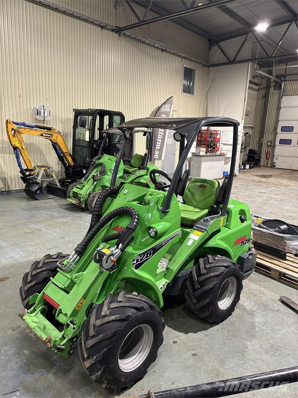 Avant 528 Міні-навантажувачі