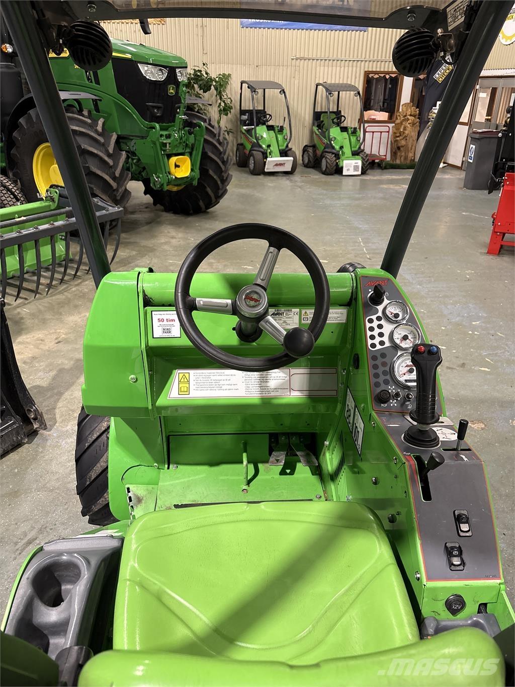 Avant 528 Міні-навантажувачі