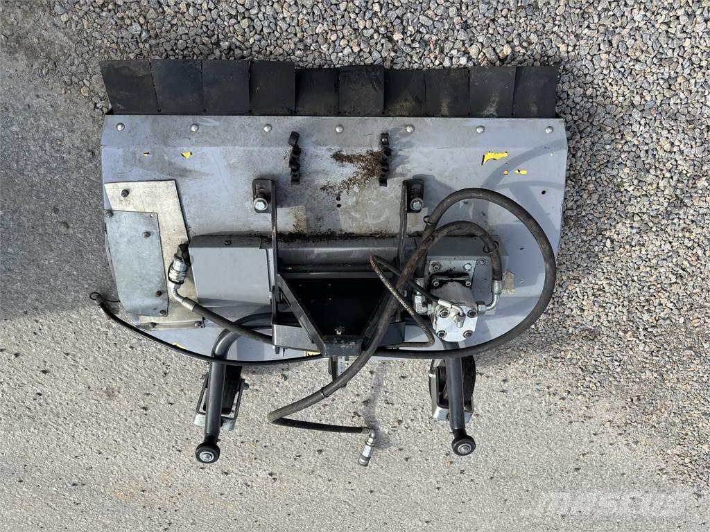 Egholm 2100 med Redskap Підсобні машини