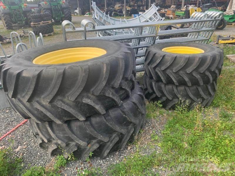 Firestone Däck på fälg Колеса