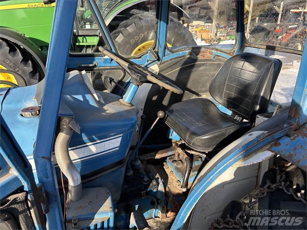 Ford 5000 med lastare Трактори