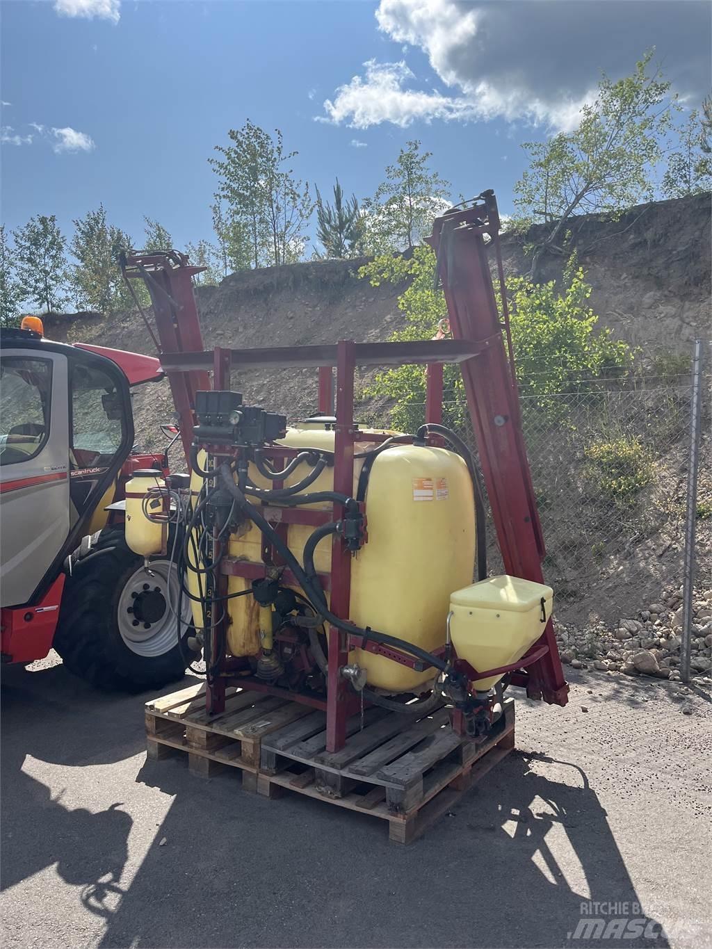 Hardi TLY 1000 Причіпні обприскувачі