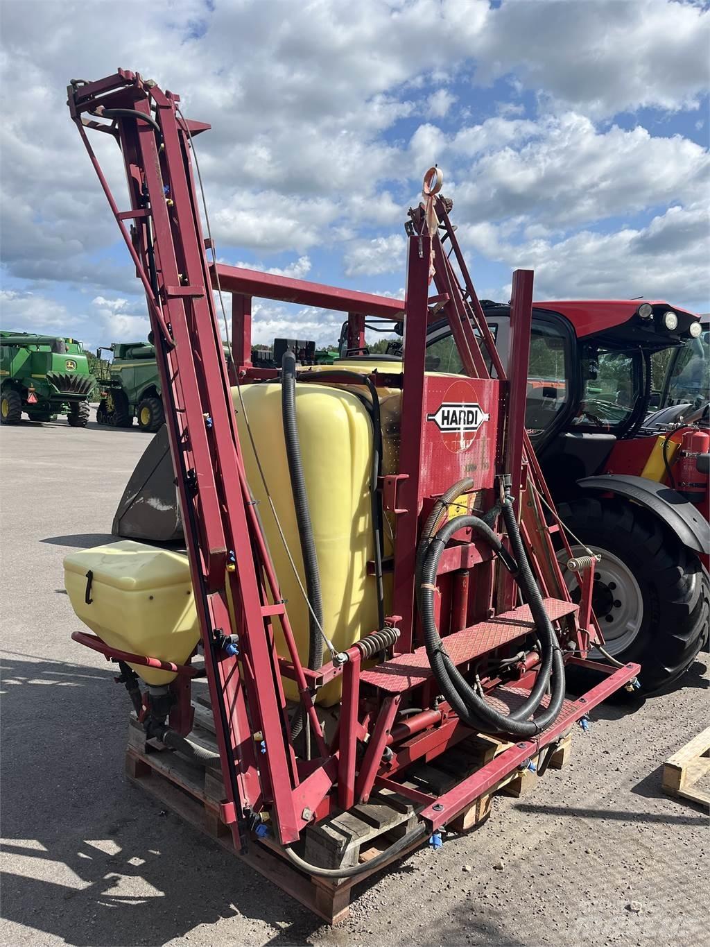 Hardi TLY 1000 Причіпні обприскувачі