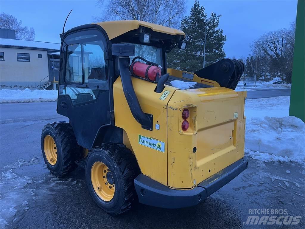 JCB 330 SKID STEER Всюдиходи