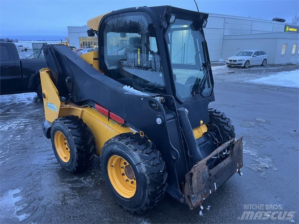 JCB 330 SKID STEER Всюдиходи