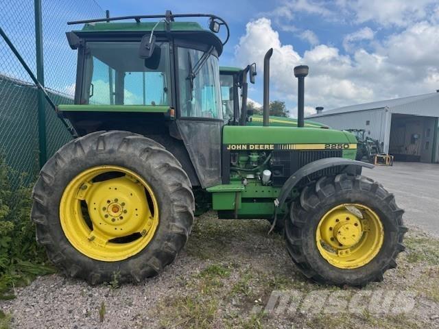 John Deere 2250 TRAKTOR Трактори
