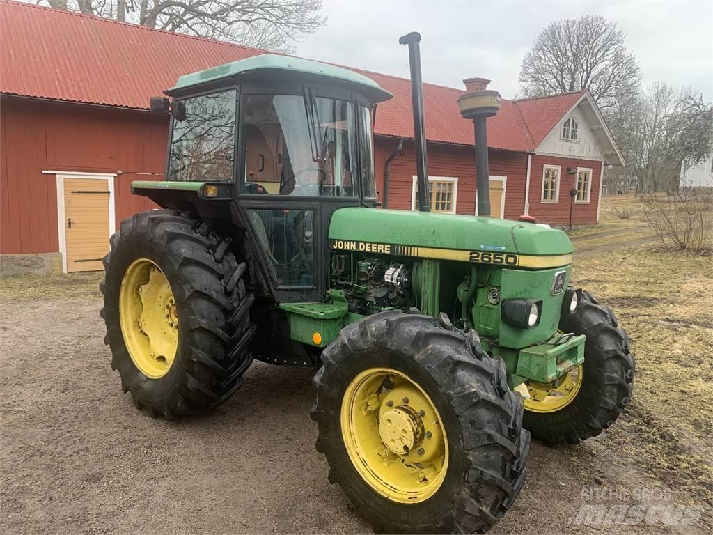 John Deere 2650 Трактори