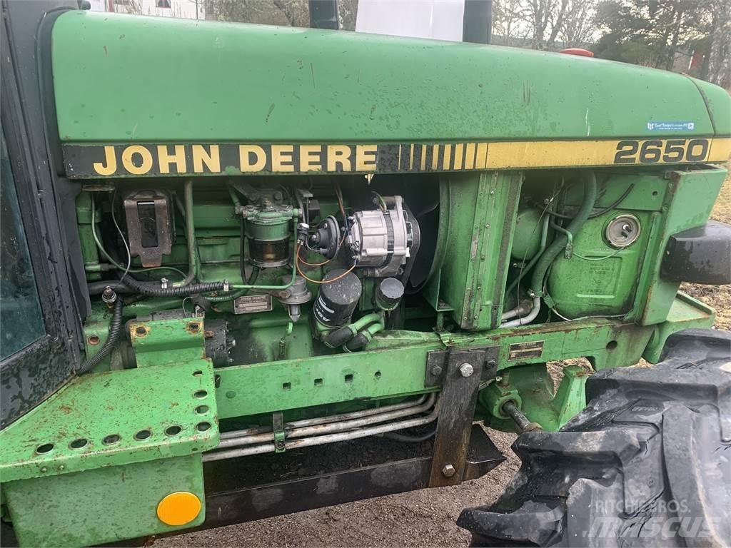 John Deere 2650 Трактори