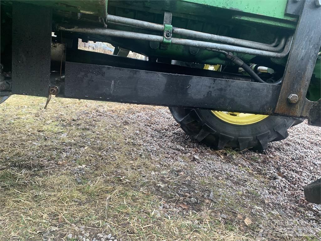 John Deere 2650 Трактори