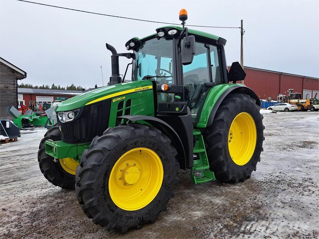 John Deere 6090M Трактори