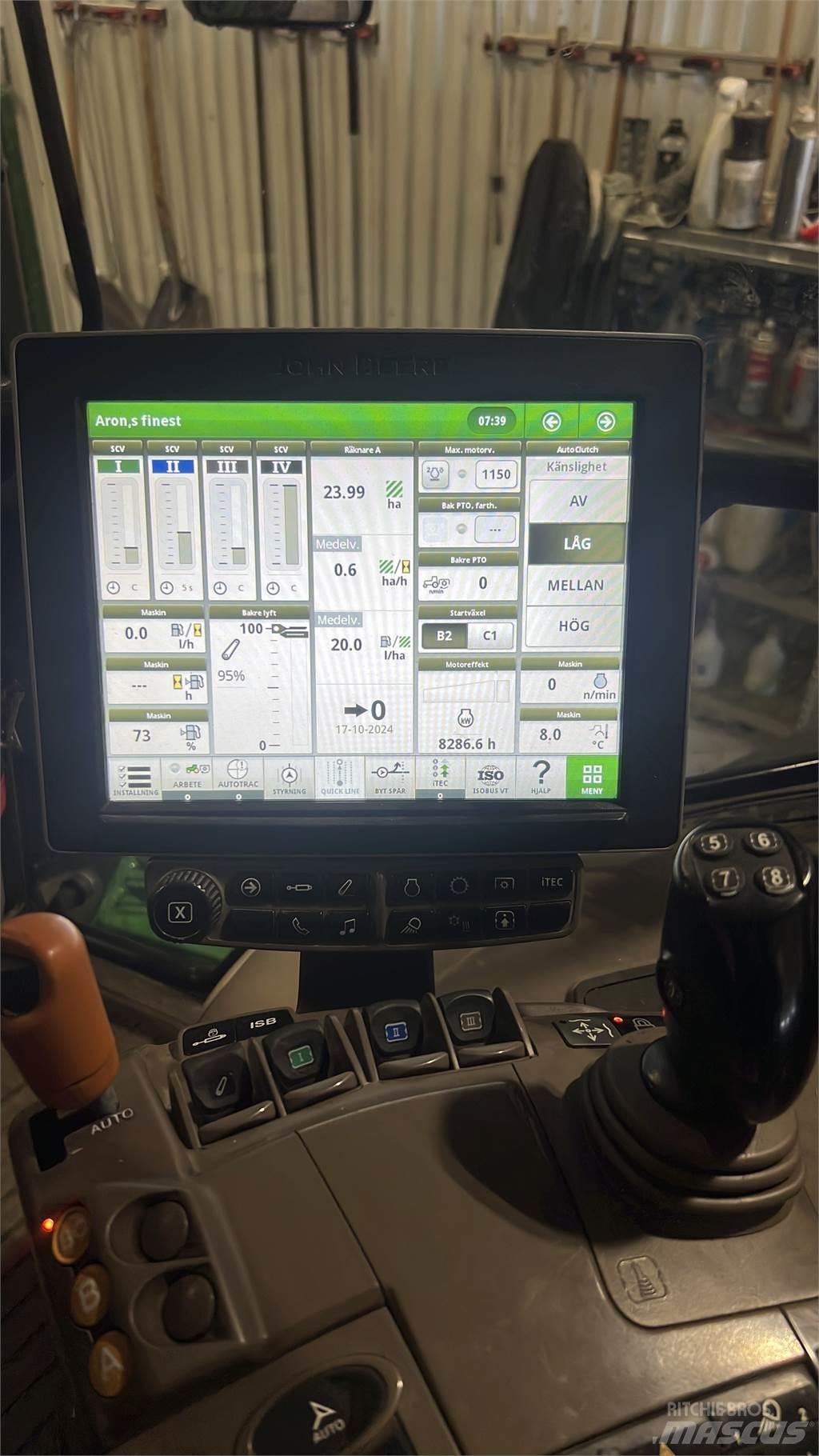 John Deere 6215R Трактори