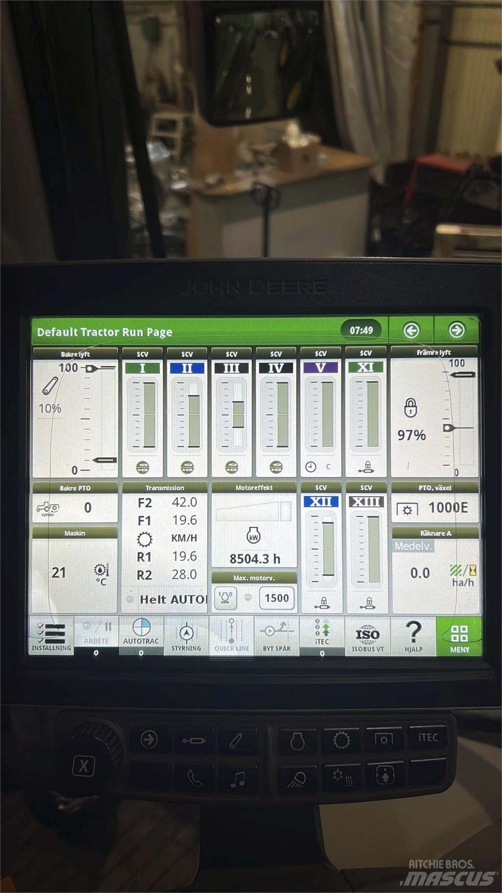 John Deere 6215R Трактори