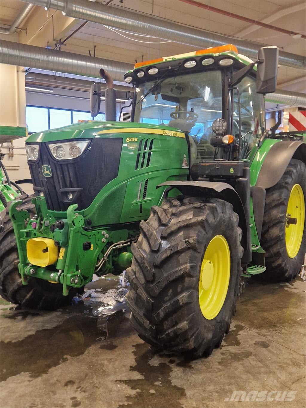 John Deere 6215R Трактори
