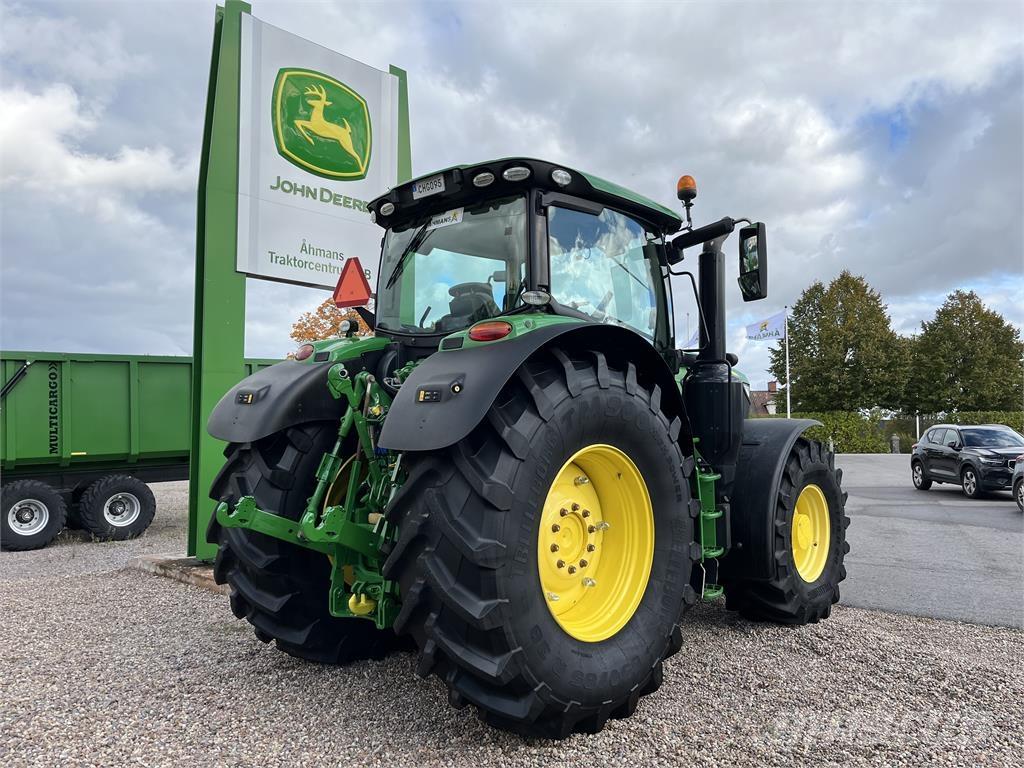 John Deere 6215R Трактори