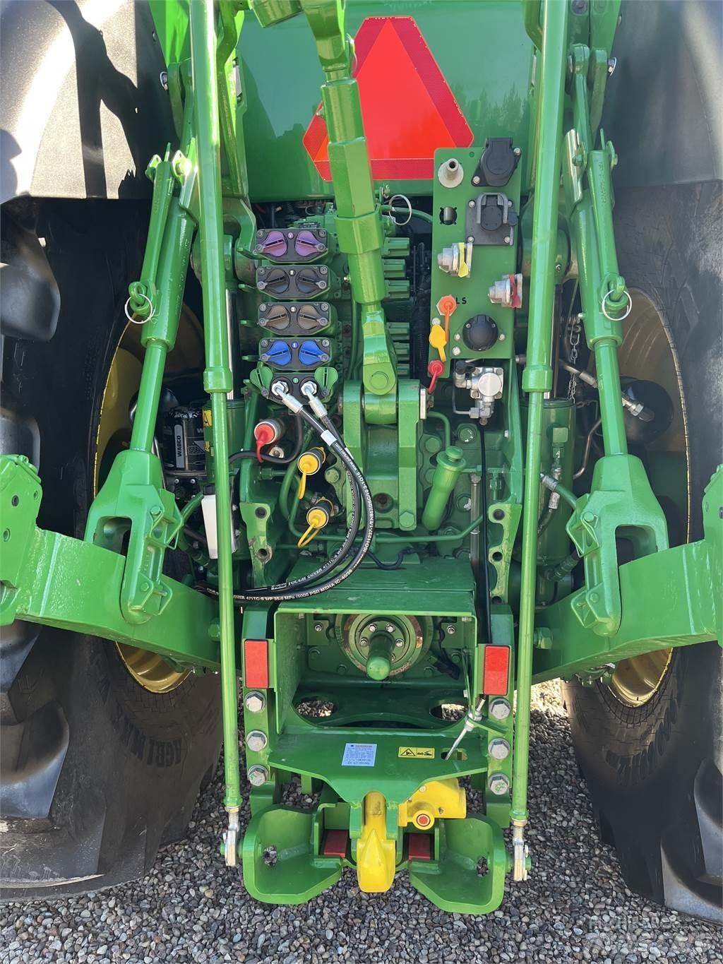 John Deere 8370R Трактори