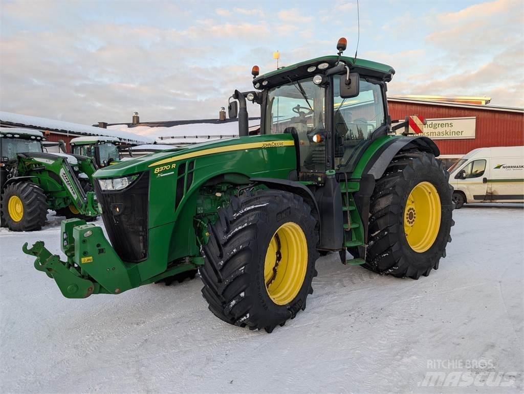 John Deere 8370R Трактори