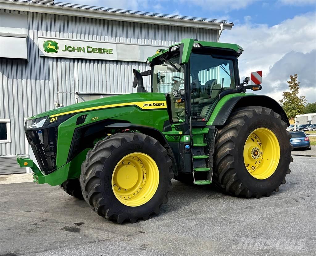John Deere 8R 370 Трактори