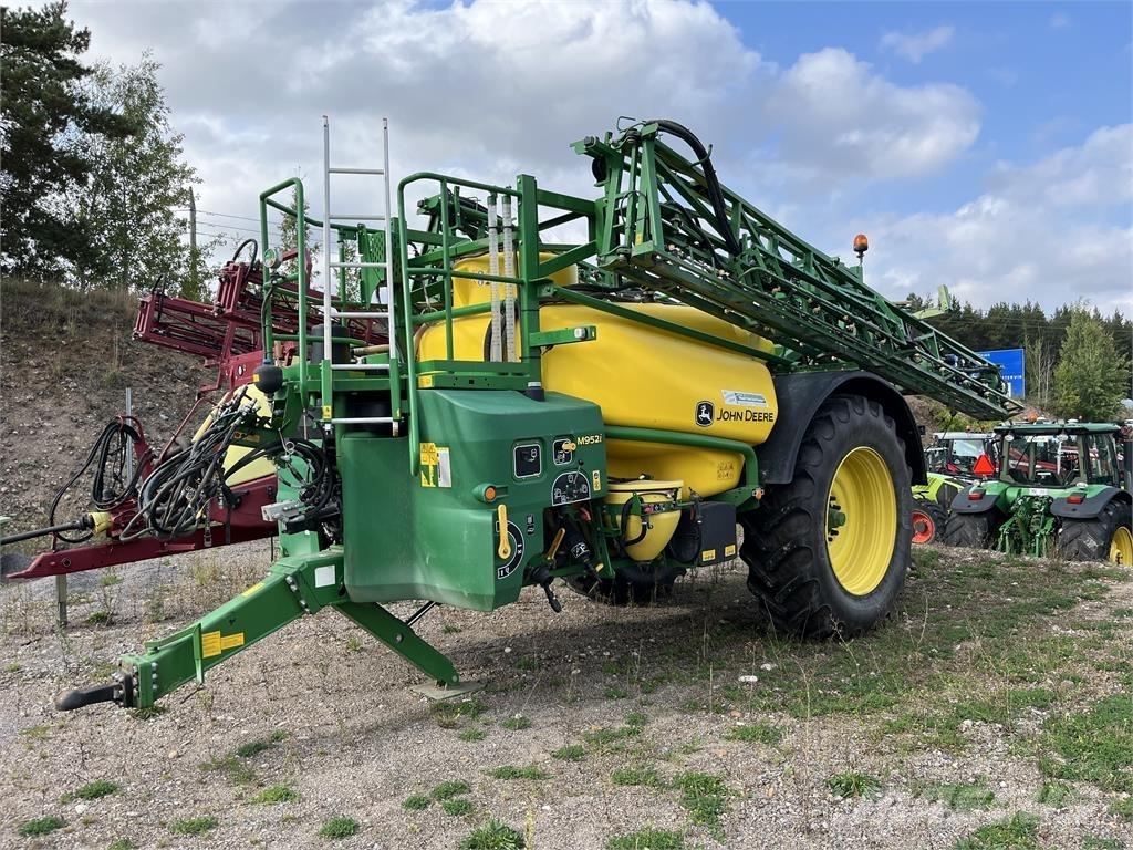 John Deere M952 Причіпні обприскувачі