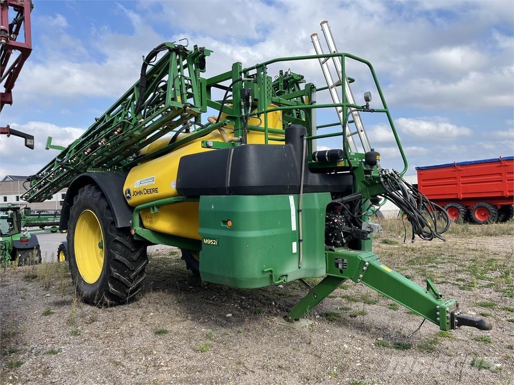 John Deere M952 Причіпні обприскувачі