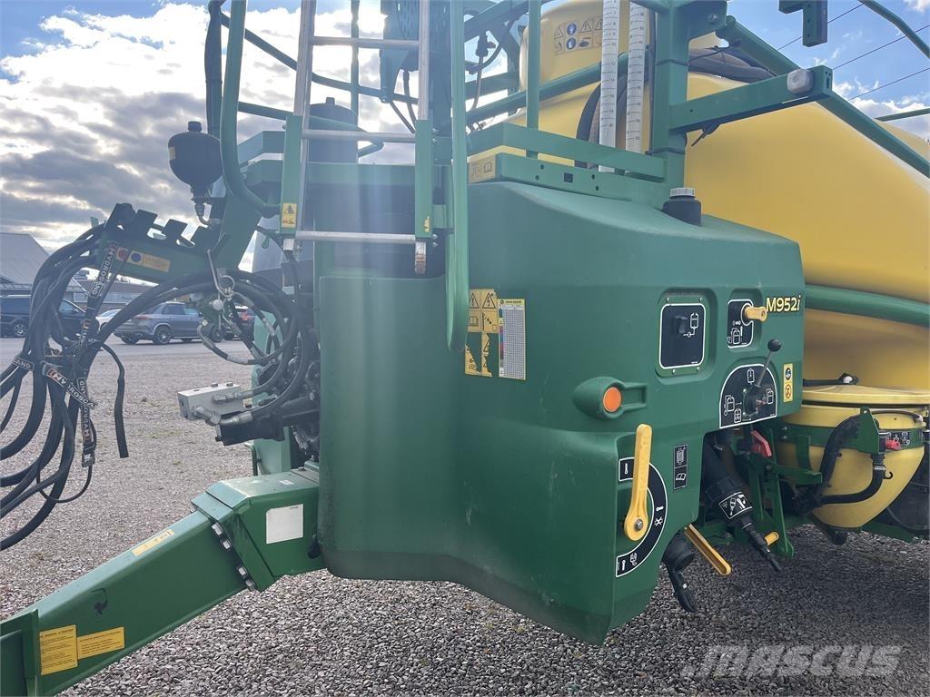 John Deere M952 Причіпні обприскувачі