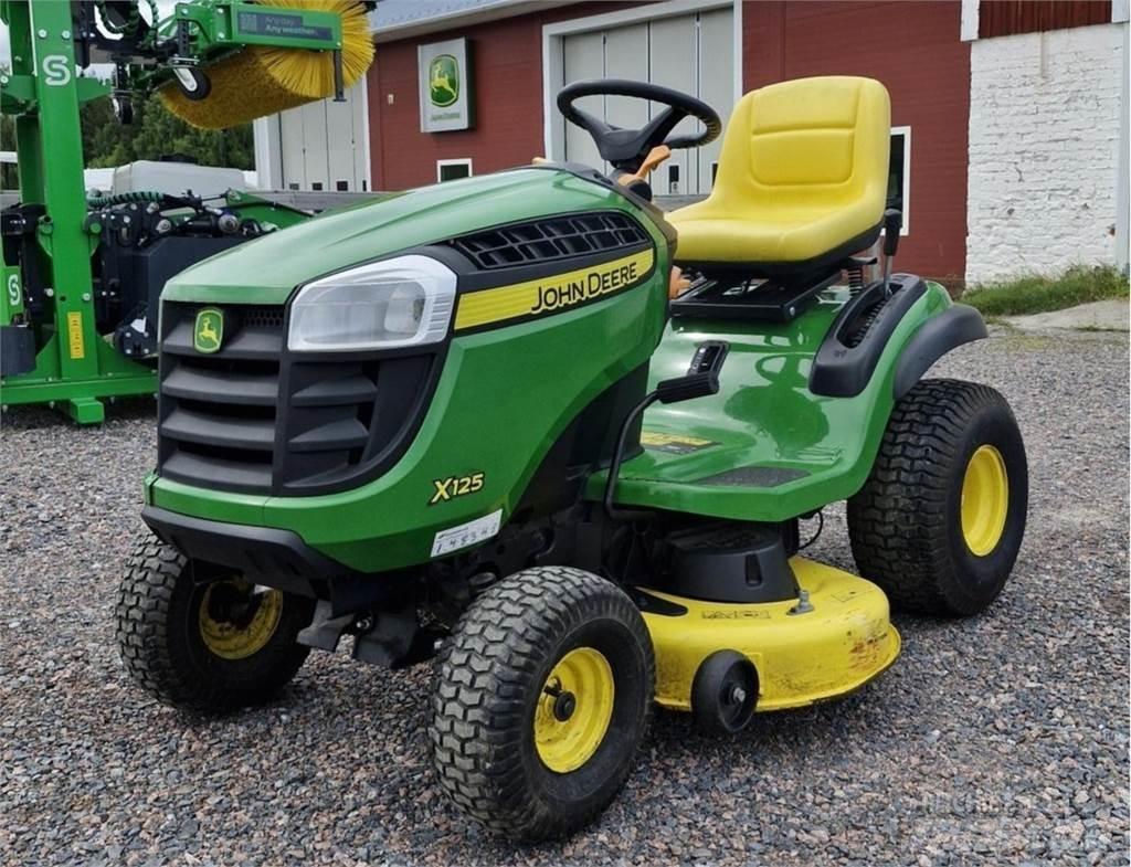 John Deere X125 Самохідні газонокосарки