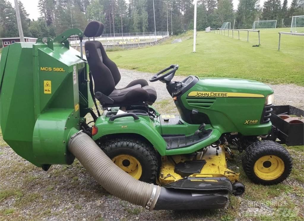 John Deere x748 Самохідні газонокосарки