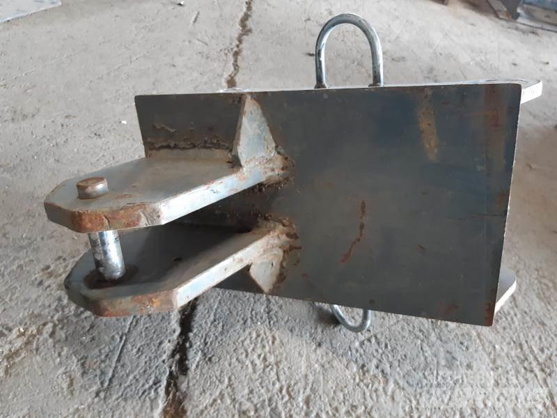  KOMBI GRIND S40 Гусеничні екскаватори