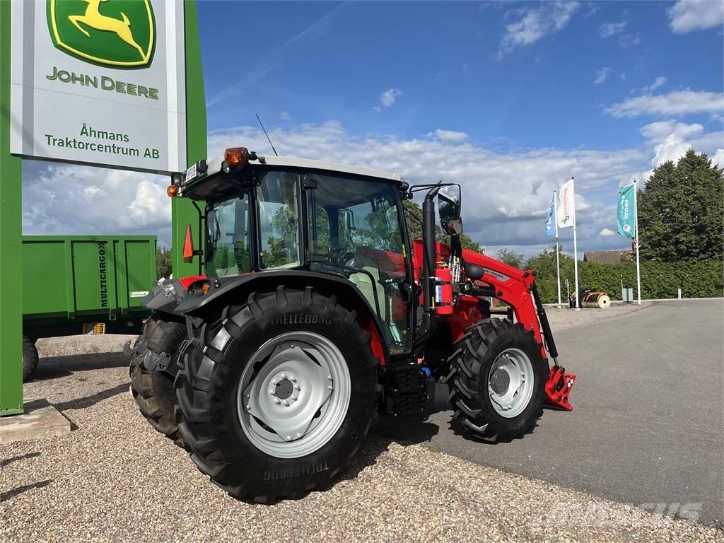 Massey Ferguson 4708M Трактори