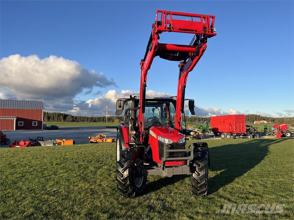 Massey Ferguson 4708M Трактори