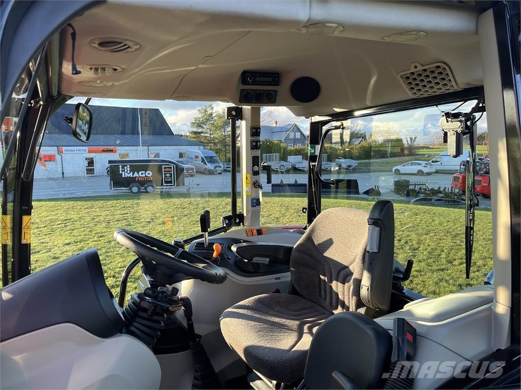 Massey Ferguson 4708M Трактори