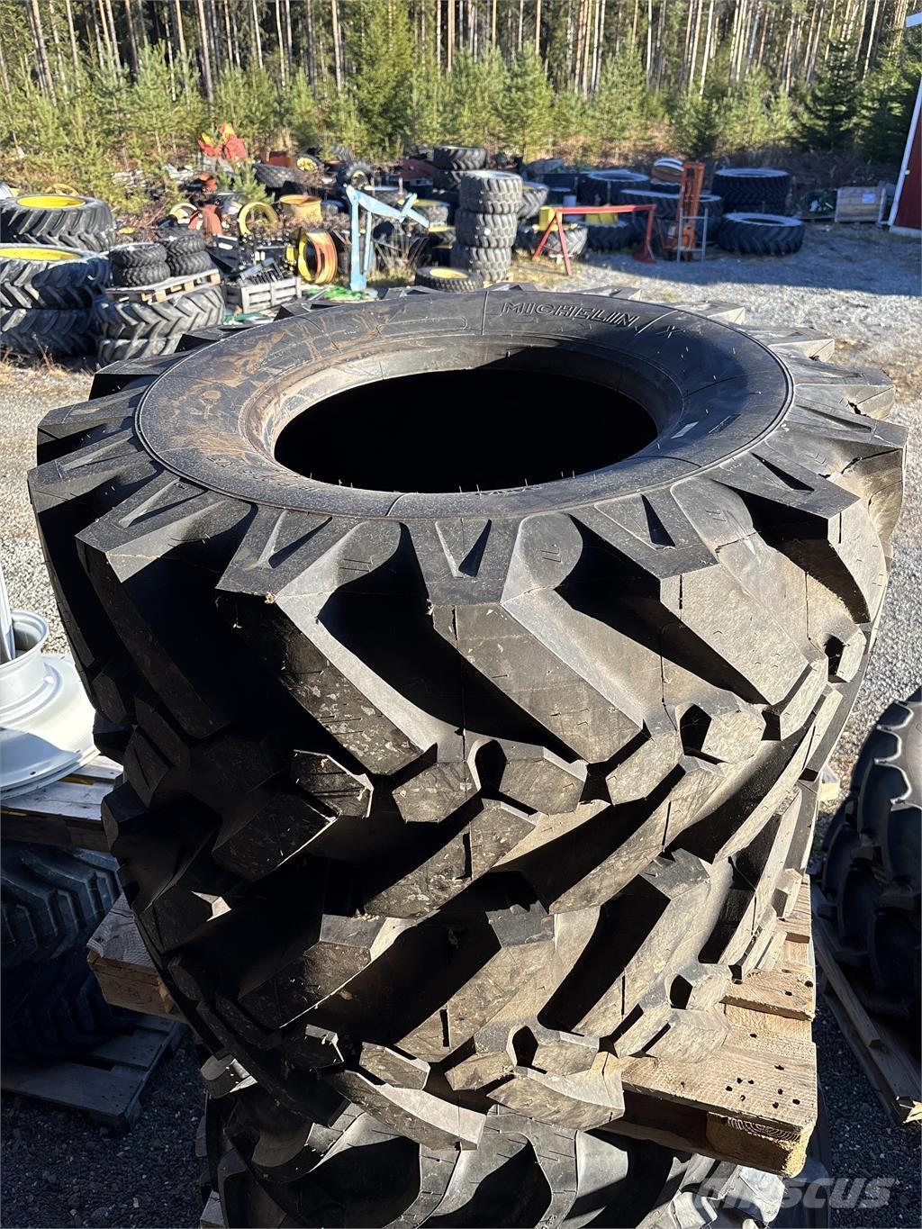 Michelin Däck 18R22,5 Колеса