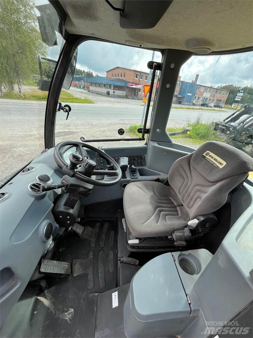 New Holland W70C Фронтальні навантажувачі