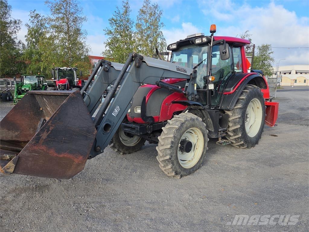 Valtra N121 Трактори