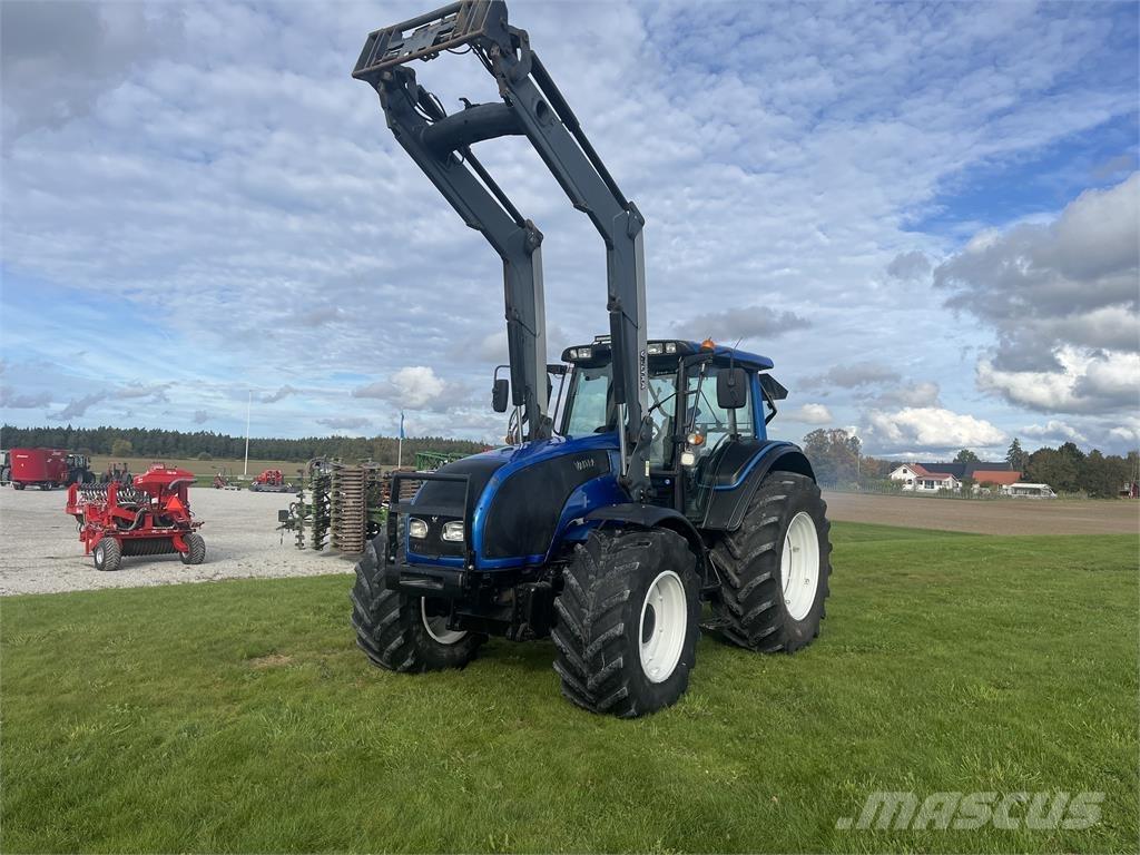 Valtra T151 E Трактори