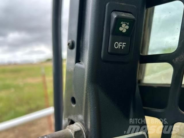 Bobcat T770 Міні-навантажувачі