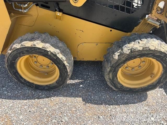 CAT 232D Шини