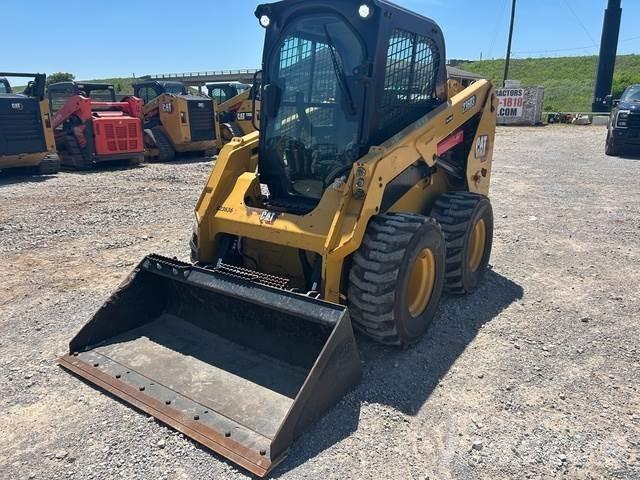 CAT 236D3 Шини