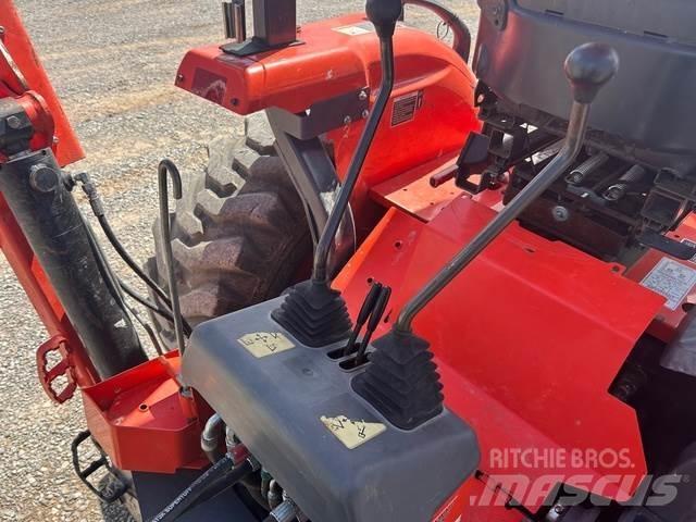 Kubota L47 Екскаватори-навантажувачі