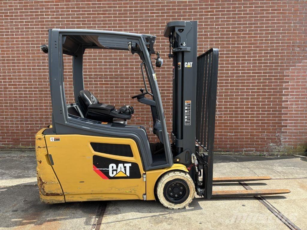 CAT 2ET4000 Електронавантажувачі