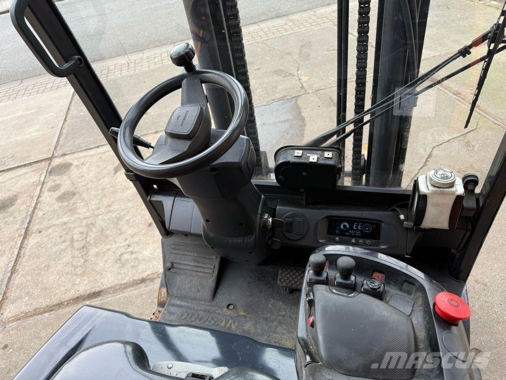 Doosan B35X-7 Електронавантажувачі