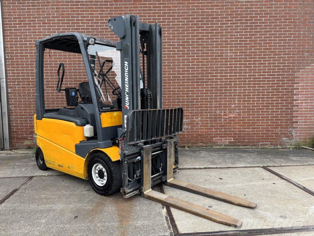 Jungheinrich EFG 430 Електронавантажувачі