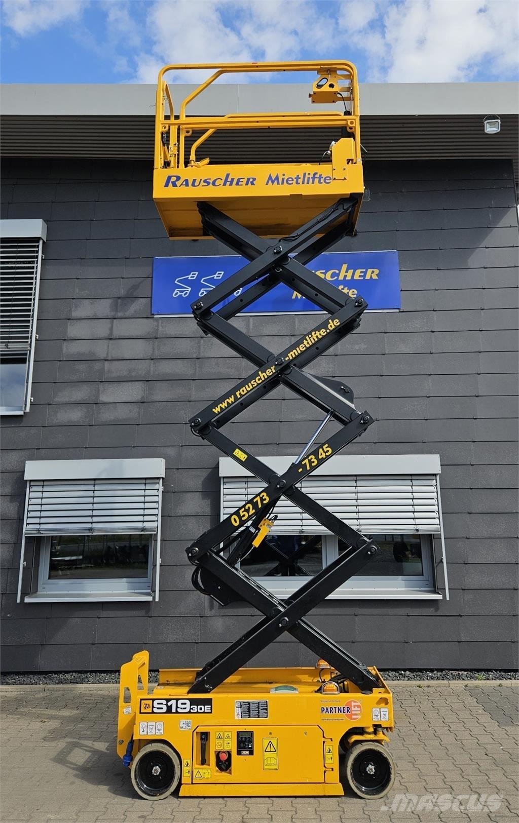 JCB S1930E Вишки-причепи