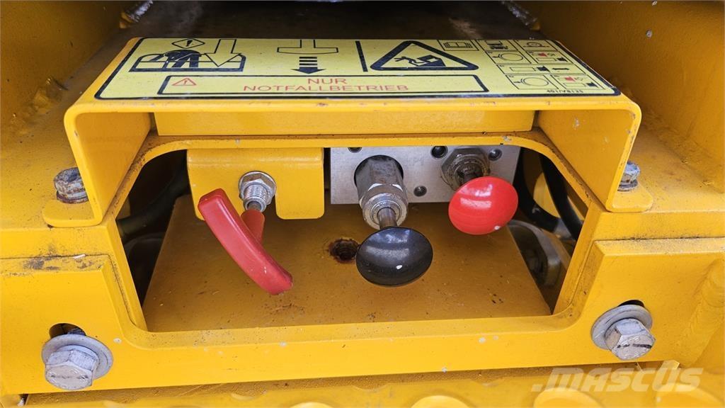 JCB S1930E Вишки-причепи