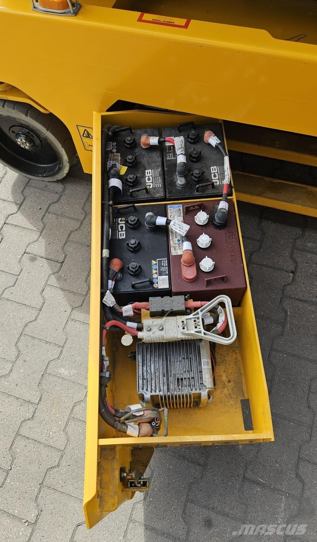 JCB S2646E Підйомники-ножиці