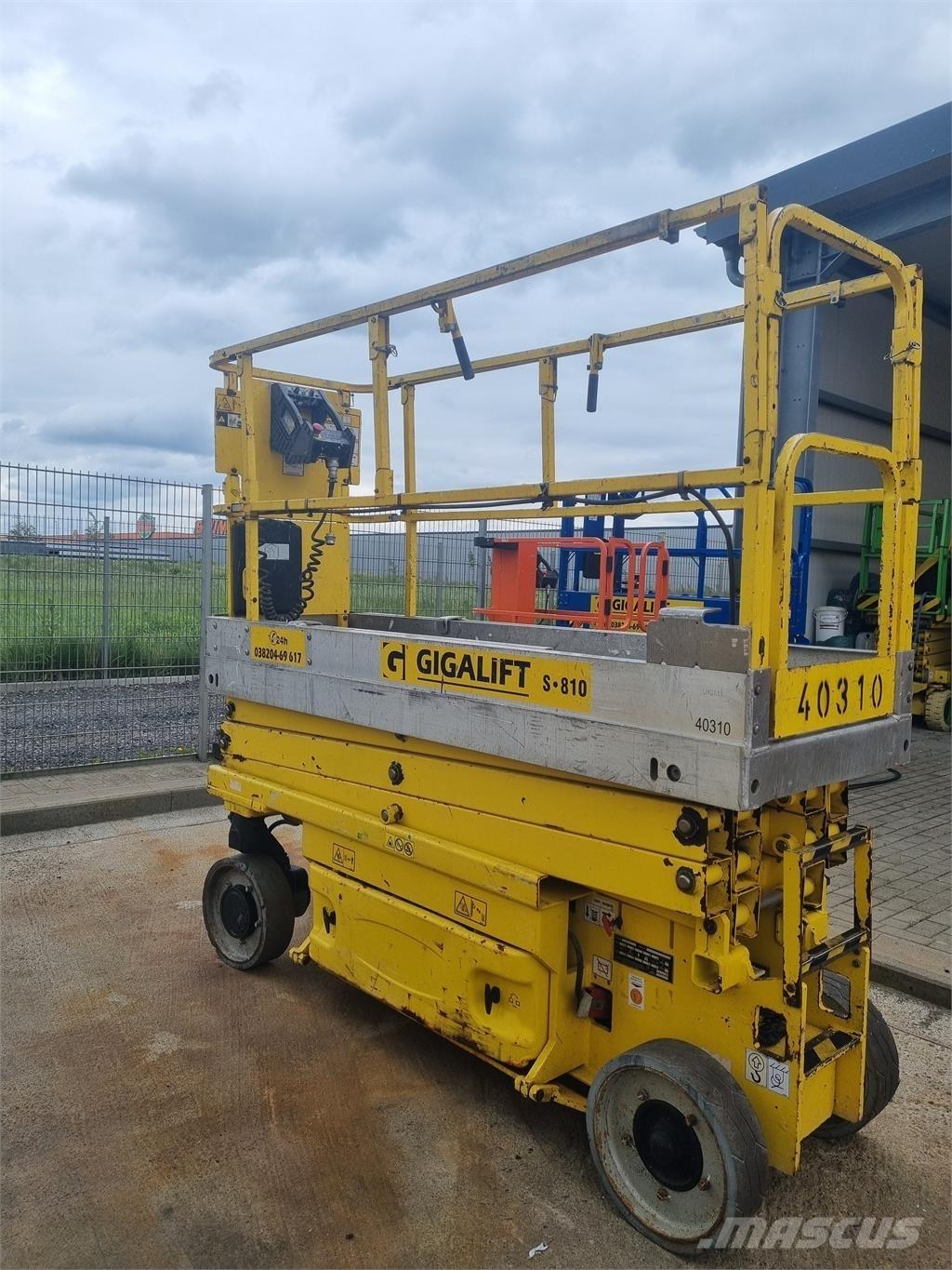 JLG 2030 ES Підйомники-ножиці
