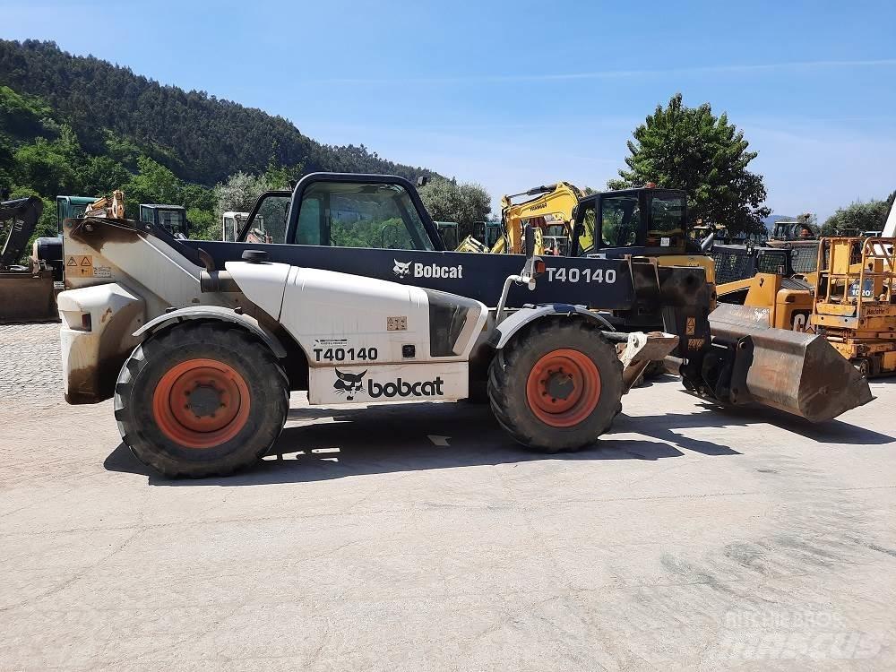 Bobcat T40-140 Річ-трак із високим підйомом